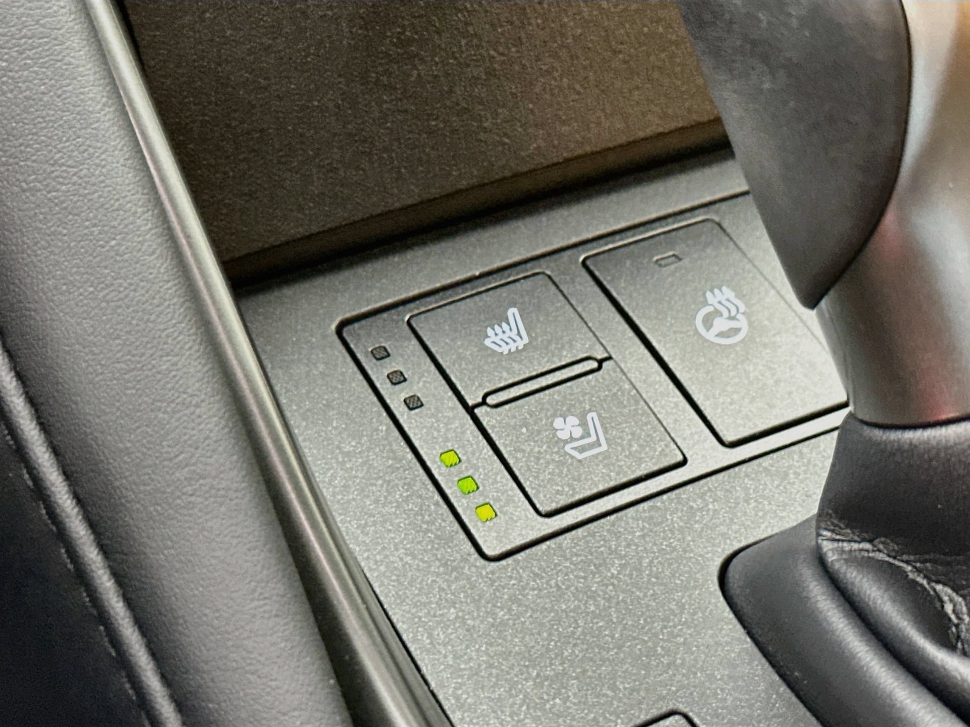 Used 2023 Lexus IS 300 w/ Premium Package RWD image 21