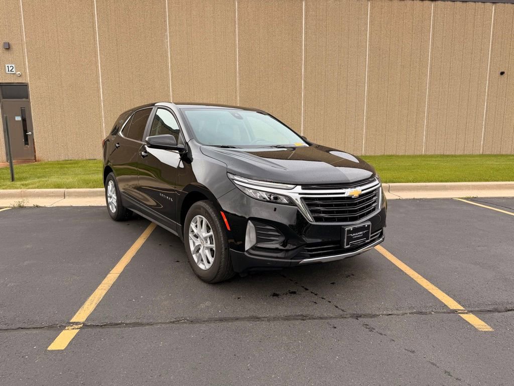 Used 2023 Chevrolet Equinox LT FWD image 2