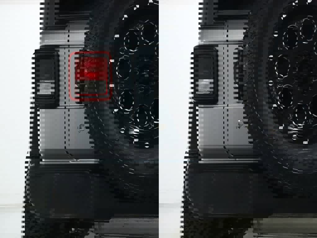 Used 2018 Jeep Wrangler Unlimited Sport S image 43