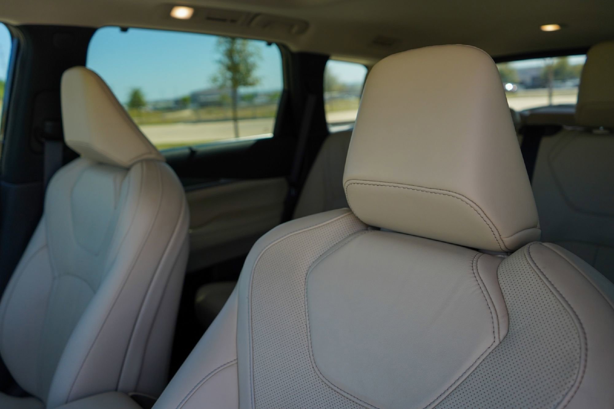 Certified 2023 INFINITI QX60 Luxe w/ Performance Audio Package image 9