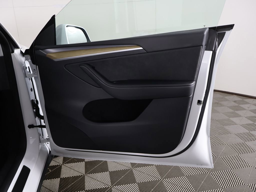 Used 2023 Tesla Model Y AWD image 22