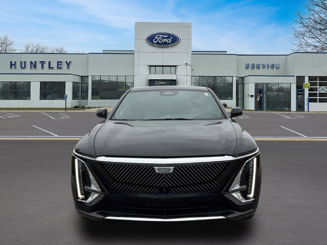 Used 2024 Cadillac Lyriq Luxury AWD/4WD image 3
