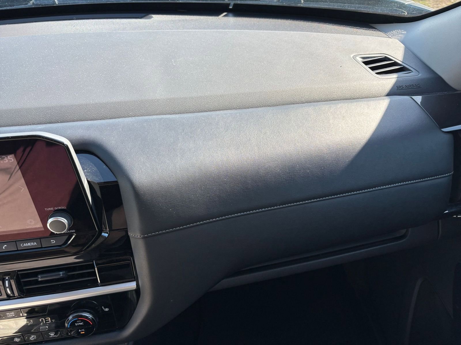 Used 2025 Nissan Pathfinder SV image 37