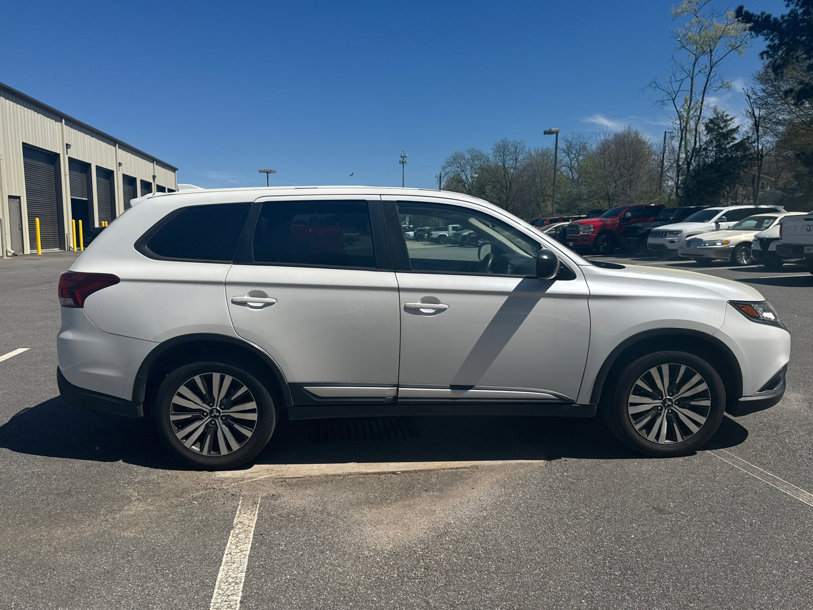 Used 2020 Mitsubishi Outlander ES image 4
