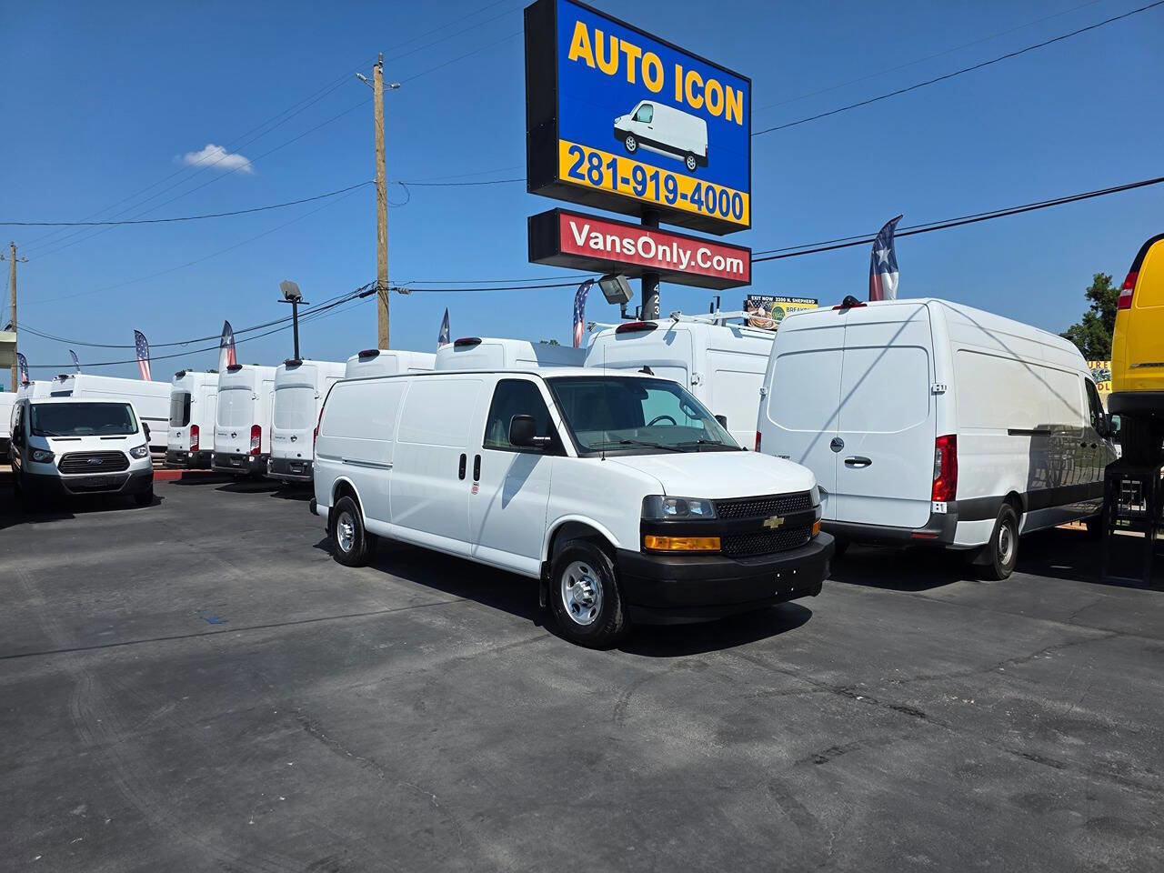 Used 2019 Chevrolet Express 3500 Extended w/ Driver Convenience Package RWD image 27