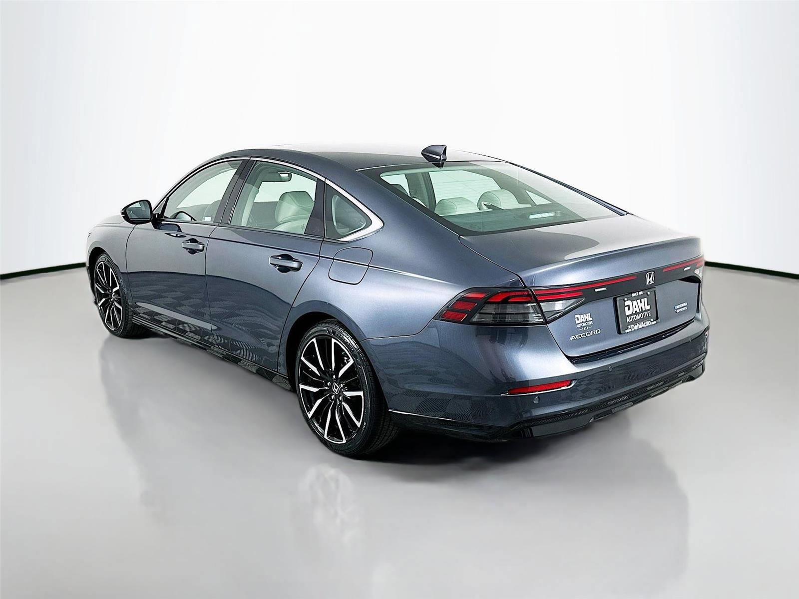 Used 2023 Honda Accord Touring image 10