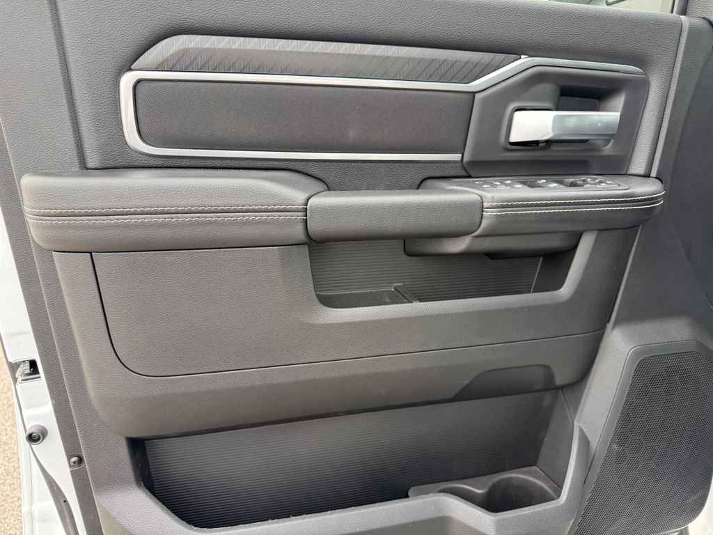 New 2025 RAM 2500 Big Horn AWD/4WD image 10