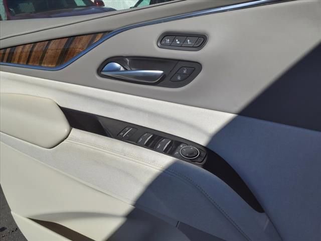Used 2021 Cadillac Escalade Premium Luxury Platinum image 13