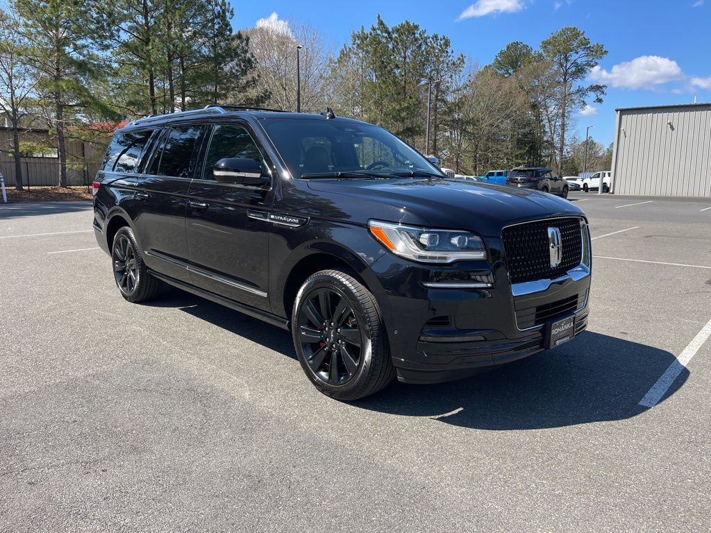 Used 2024 Lincoln Navigator L Reserve AWD/4WD image 4
