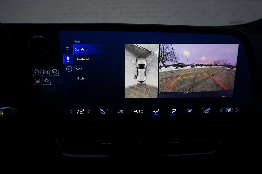 Used 2025 Chevrolet Equinox EV RS image 18