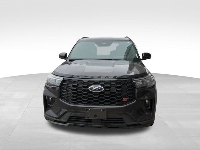Used 2025 Ford Explorer ST AWD/4WD image 4