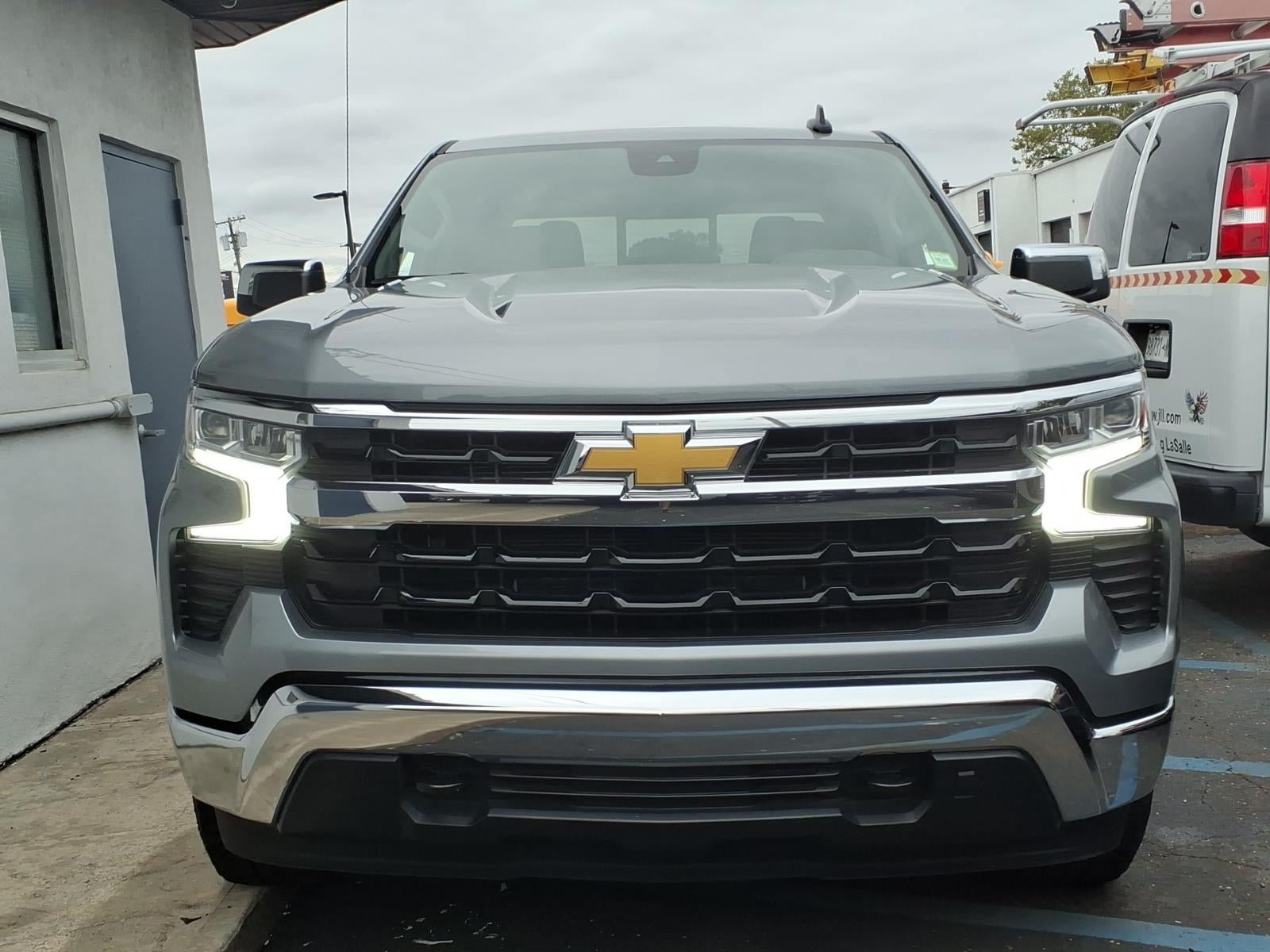 Certified 2025 Chevrolet Silverado 1500 LT w/ Z71 Off-Road Package AWD/4WD image 2