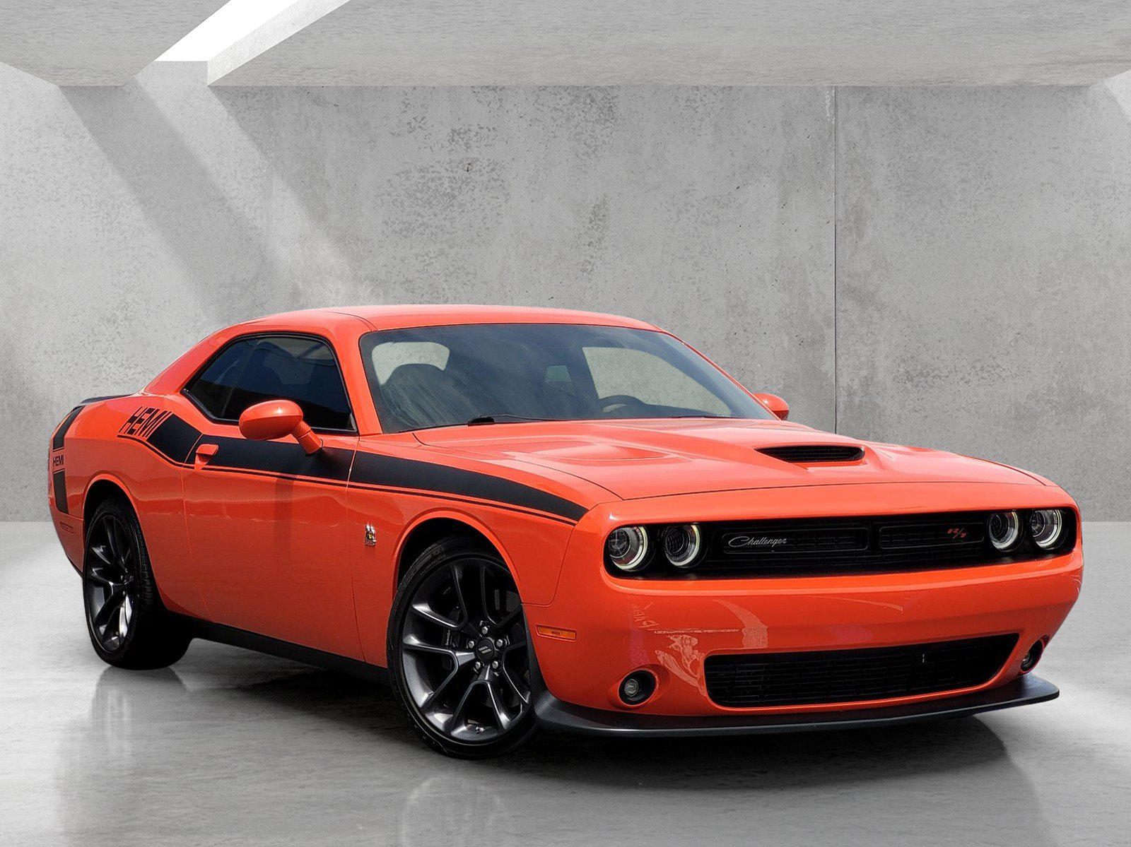 Used 2022 Dodge Challenger R/T Scat Pack RWD image 1