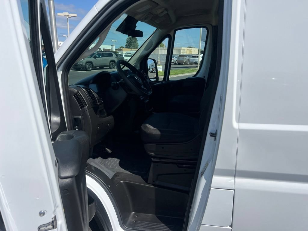 Used 2025 RAM ProMaster 2500 w/ U-Haul Equipment Group FWD image 21