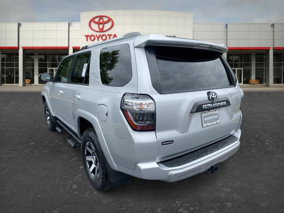Used 2018 Toyota 4Runner TRD Off-Road AWD/4WD image 6