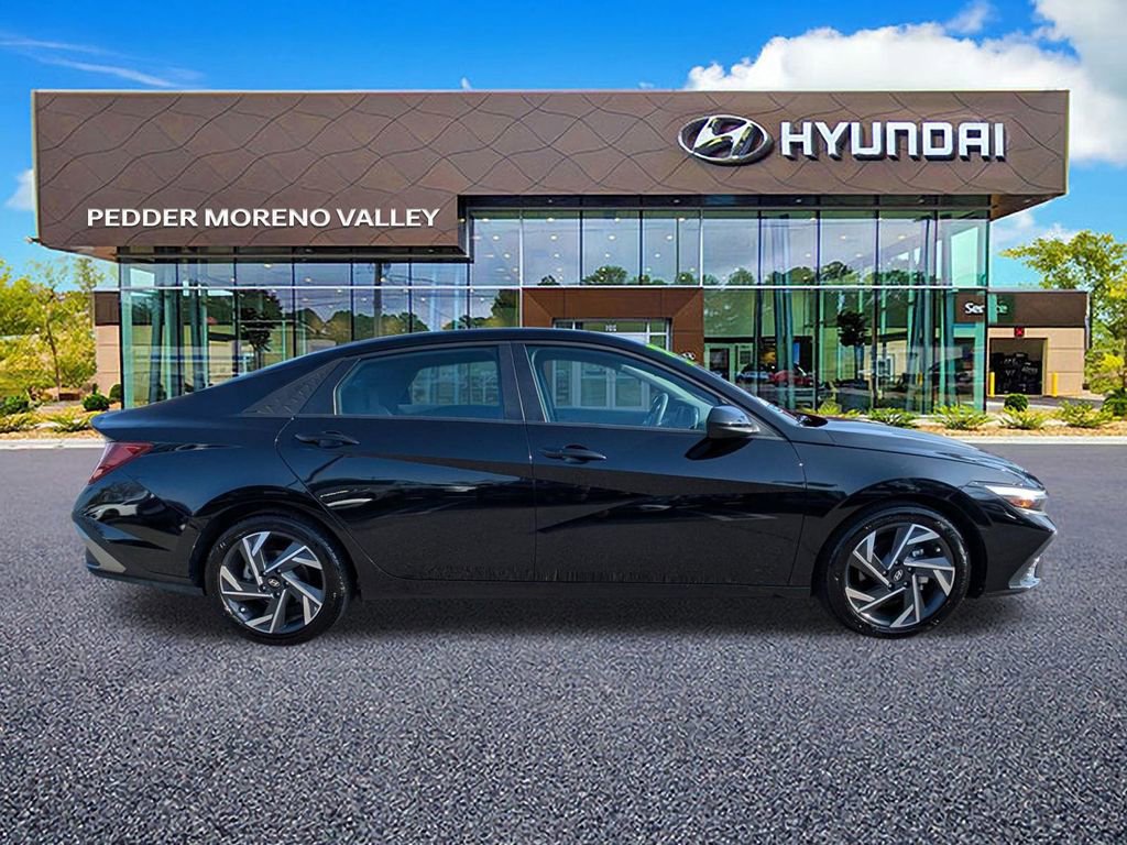 Certified 2025 Hyundai Elantra Sport image 2