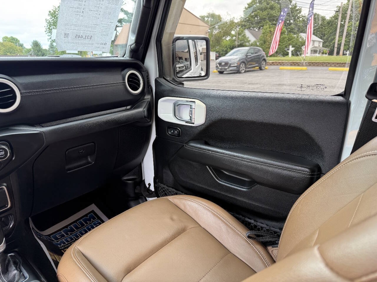Used 2021 Jeep Wrangler Unlimited Sahara AWD/4WD image 16