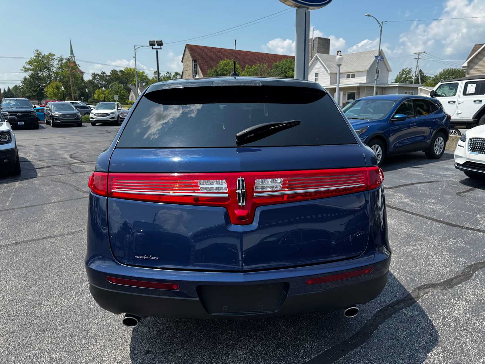 Used 2013 Lincoln MKT AWD image 9