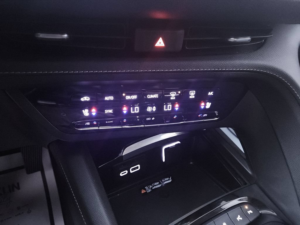 Used 2023 Buick Envision Avenir AWD/4WD image 20