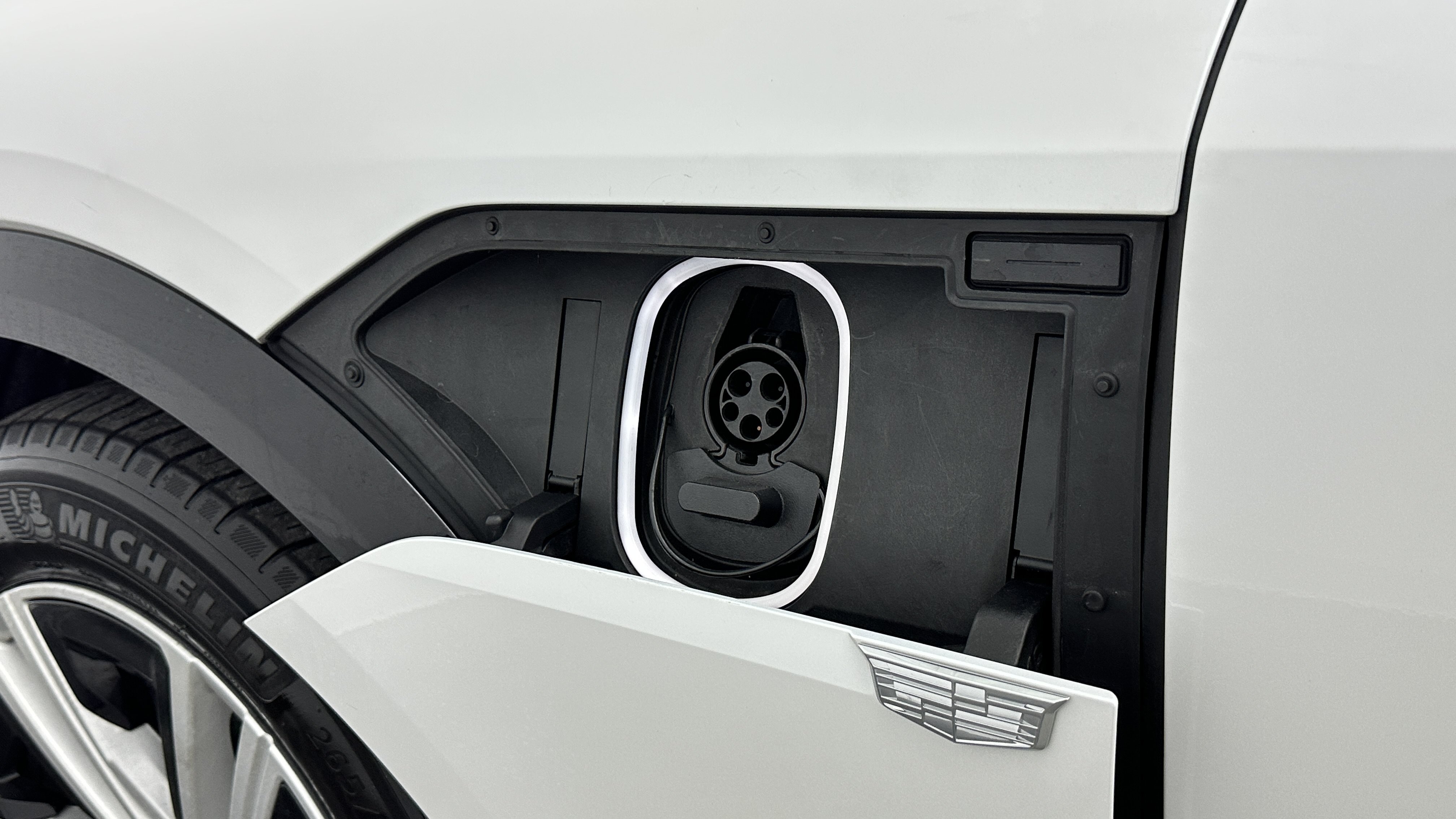 Used 2024 Cadillac Lyriq Tech RWD image 41