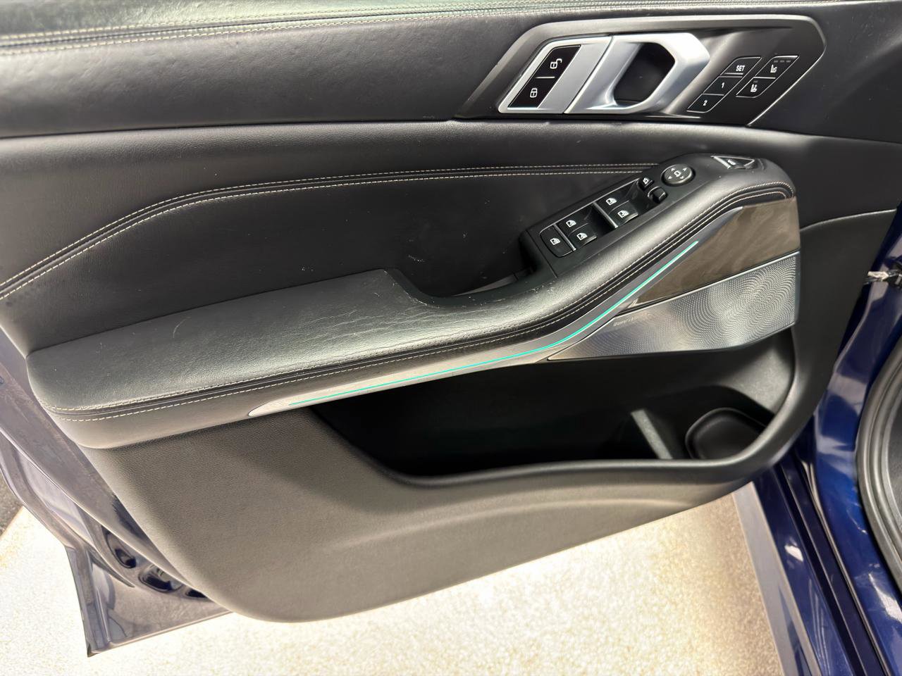 Used 2020 BMW X5 M50i w/ Executive Package image 14