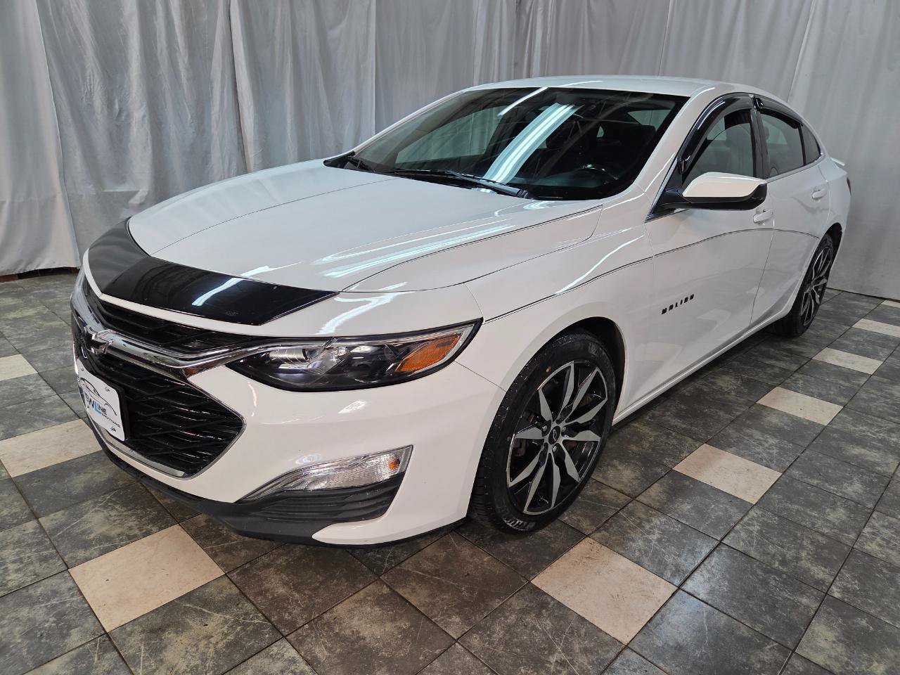 Used 2021 Chevrolet Malibu RS FWD image 2
