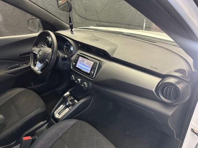 Used 2018 Nissan Kicks S FWD image 17