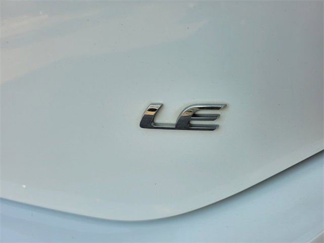 Used 2015 Toyota Corolla LE image 12