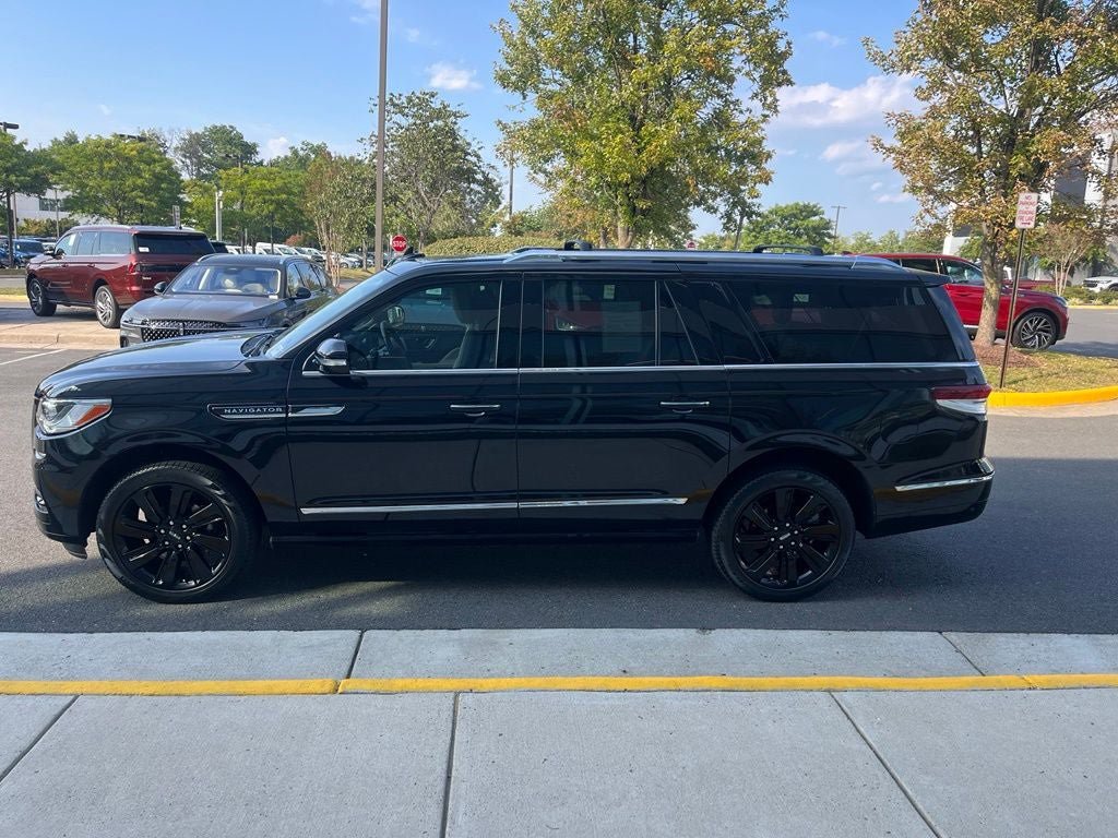 Certified 2023 Lincoln Navigator L Reserve AWD/4WD image 6