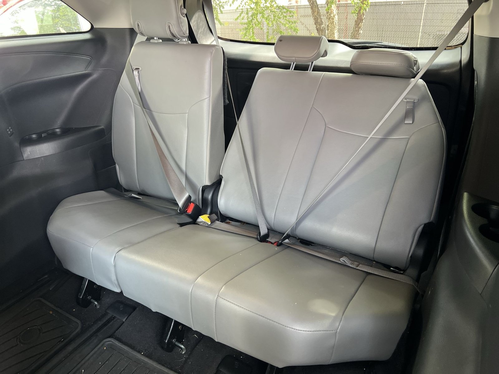 Used 2025 Toyota Sienna XLE AWD/4WD image 24