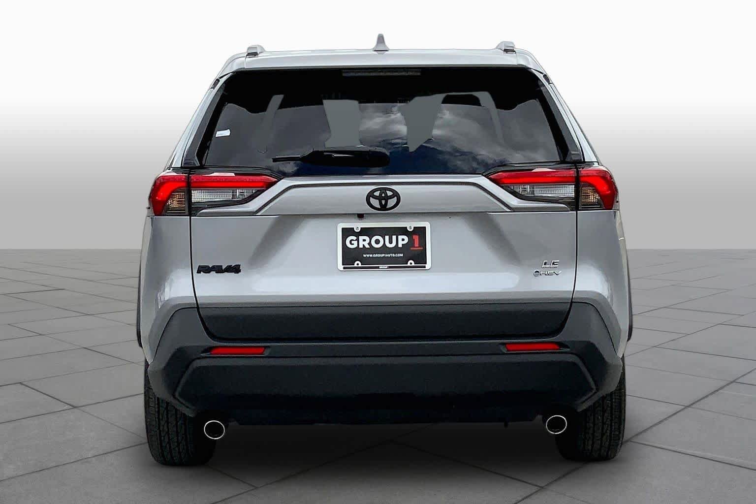 Used 2025 Toyota RAV4 LE AWD/4WD image 5