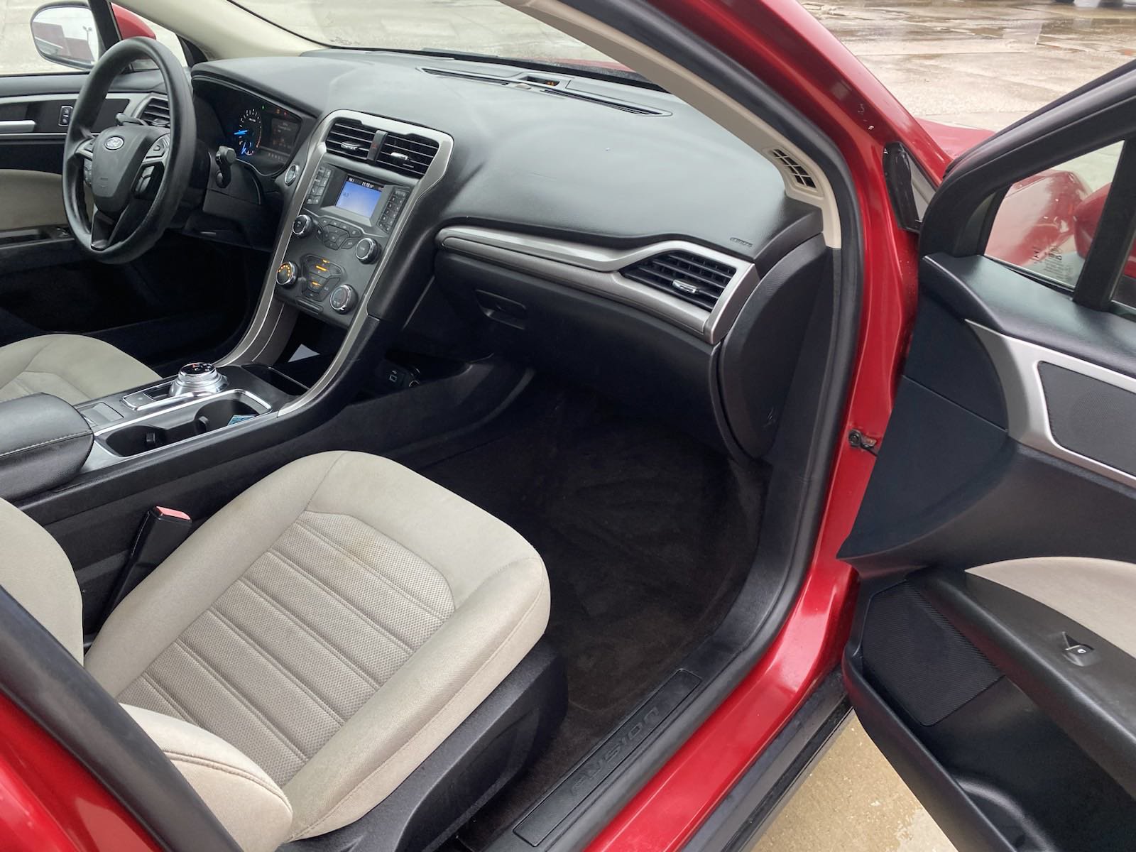 Used 2020 Ford Fusion S FWD image 15