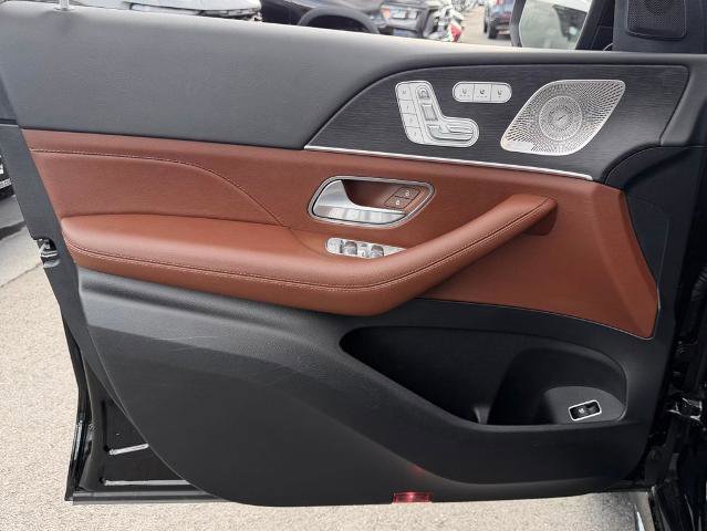 Used 2025 Mercedes-Benz GLS 450 4MATIC image 14
