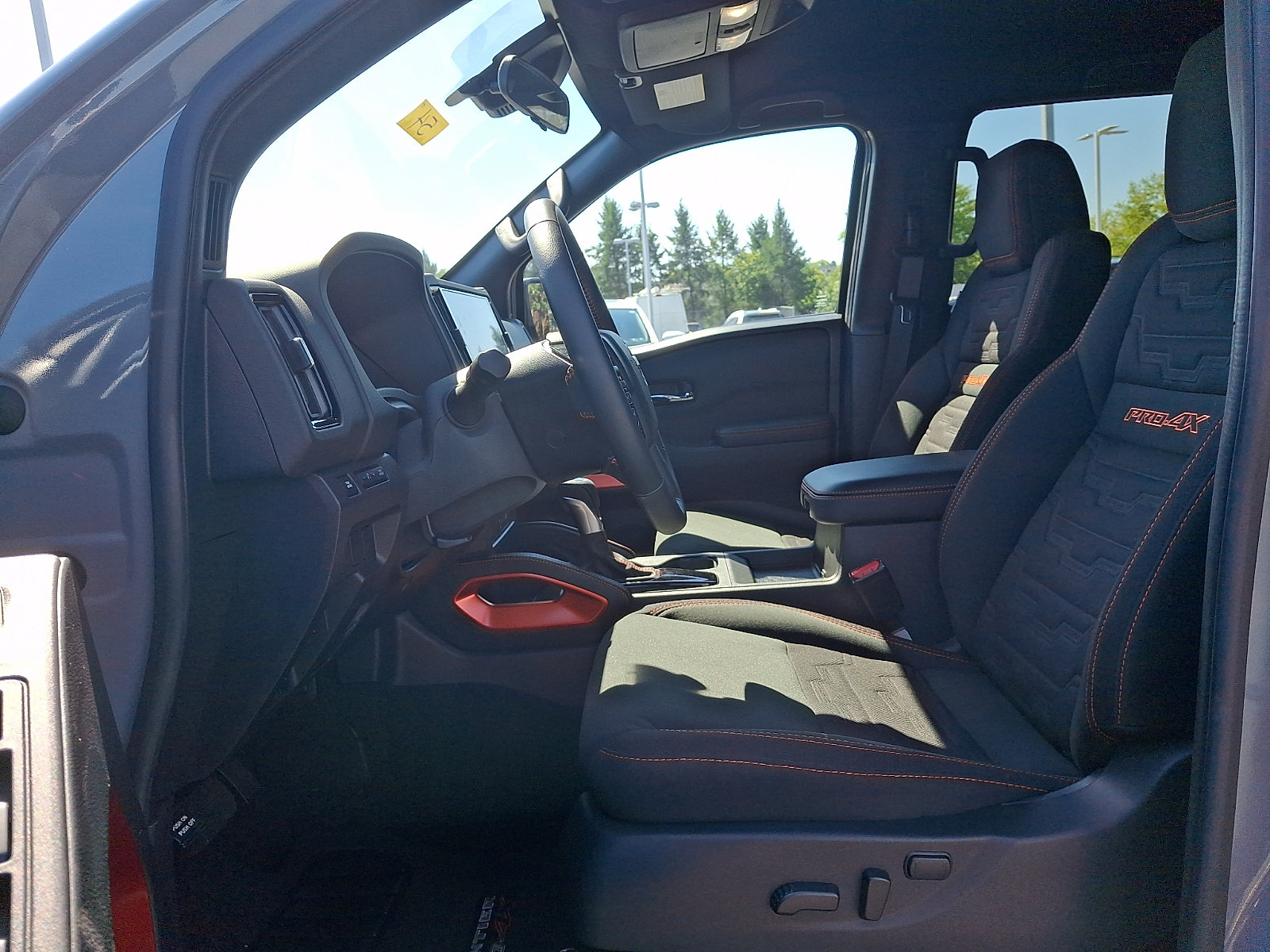 Certified 2025 Nissan Frontier PRO-4X AWD/4WD image 13
