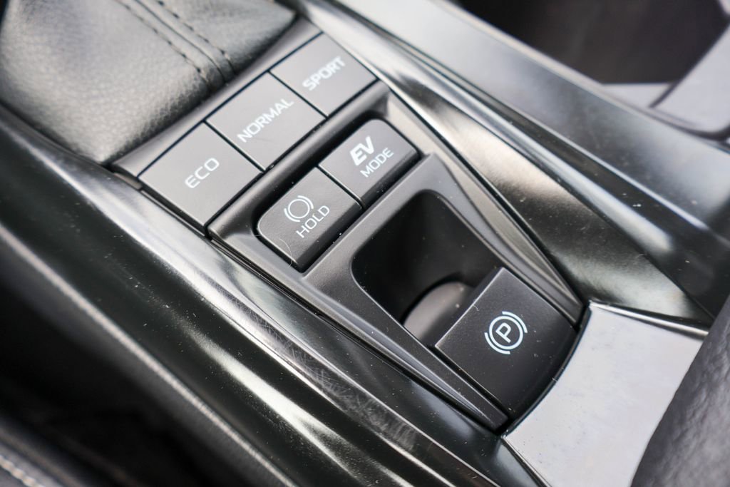 Used 2025 Toyota Camry SE FWD image 18