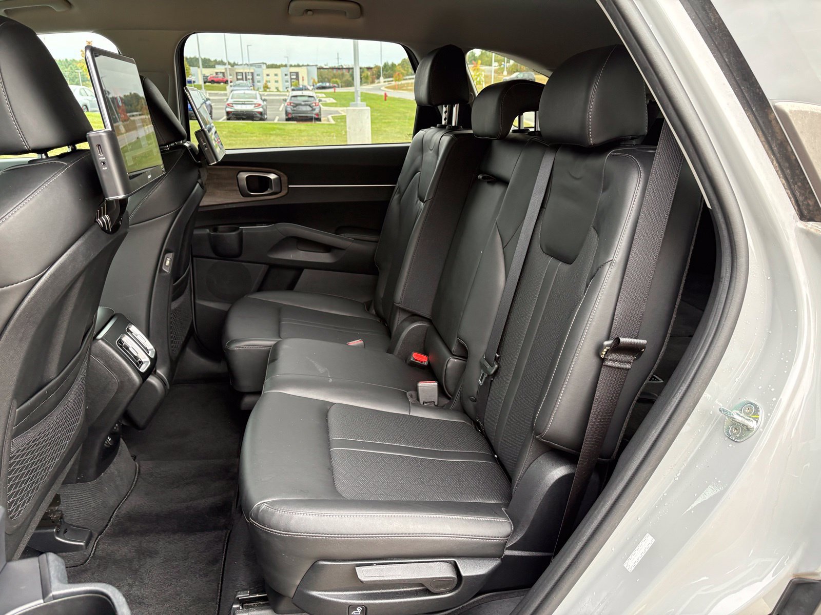 Used 2022 Kia Sorento S AWD/4WD image 34