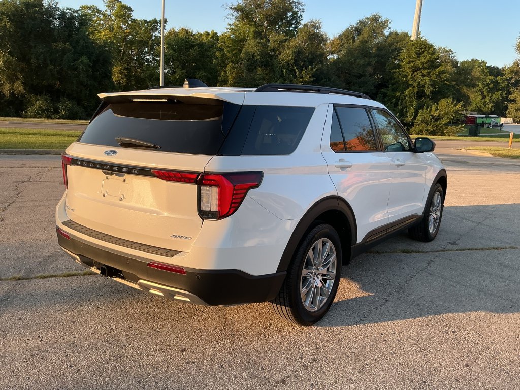 New 2026 Ford Explorer Active w/ Active Comfort Package AWD/4WD image 5