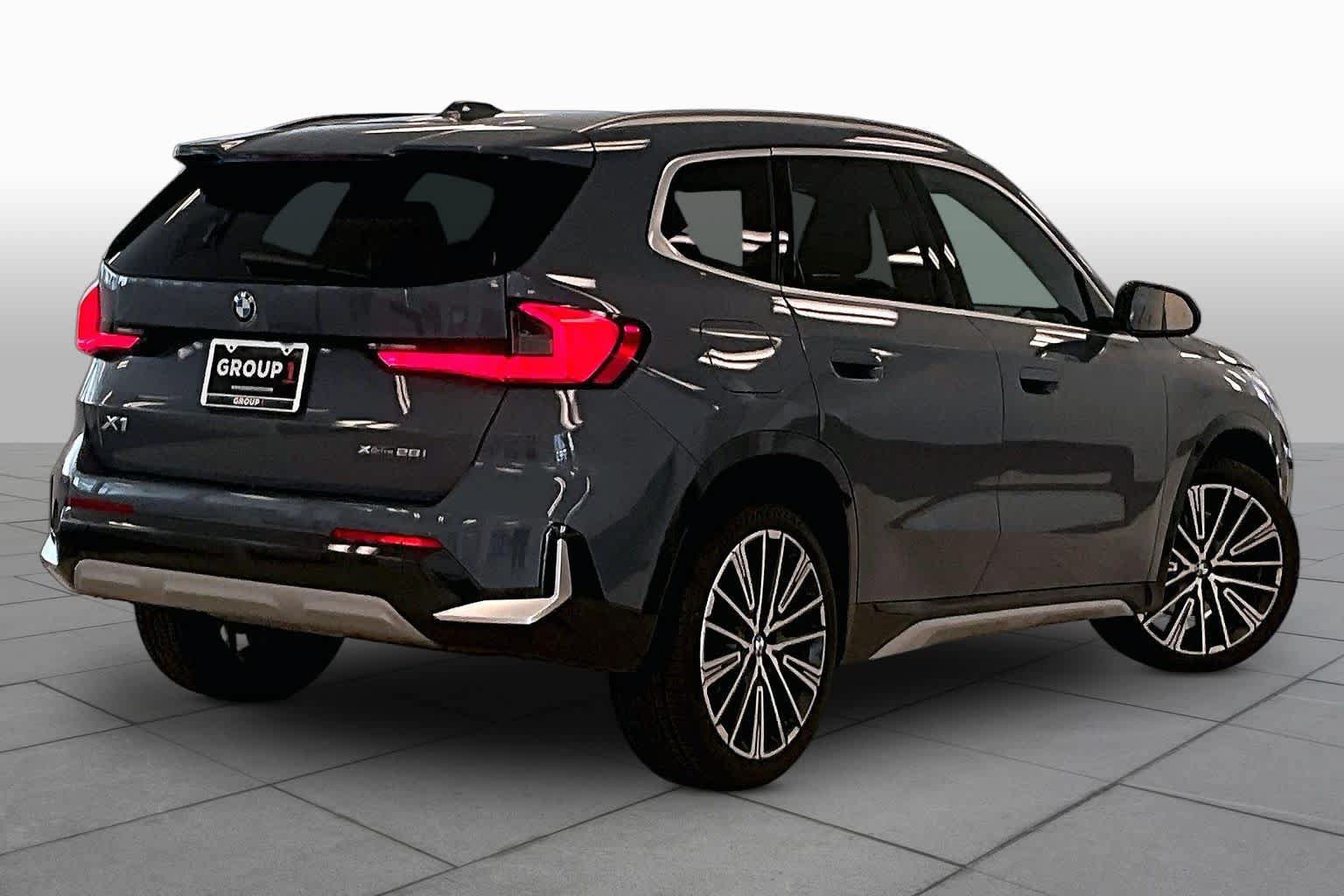 Used 2025 BMW X1 xDrive28i w/ Technology Package AWD/4WD image 12