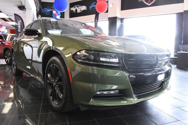 Used 2023 Dodge Charger SXT w/ Blacktop Package AWD/4WD image 3