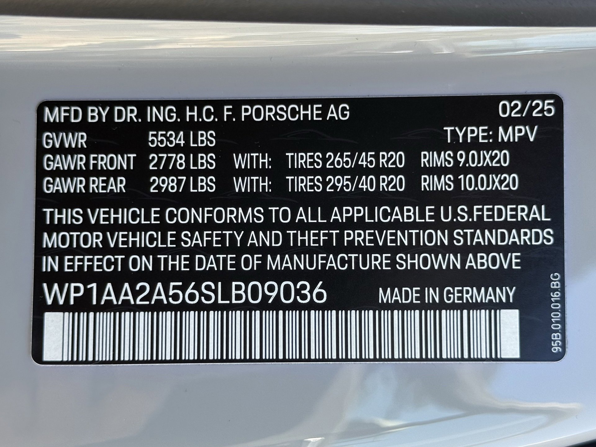 Used 2025 Porsche Macan image 37