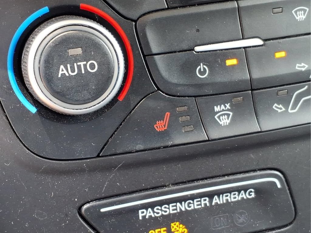 Used 2018 Ford Escape SE w/ SE Sport Appearance Package FWD image 9