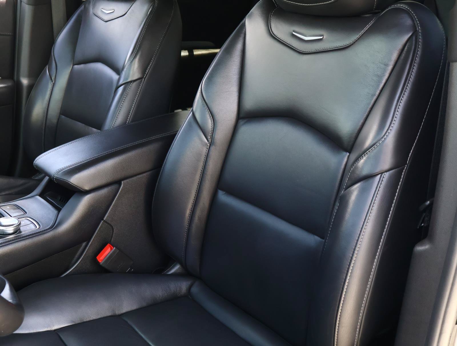 Certified 2023 Cadillac XT4 Premium Luxury FWD image 18