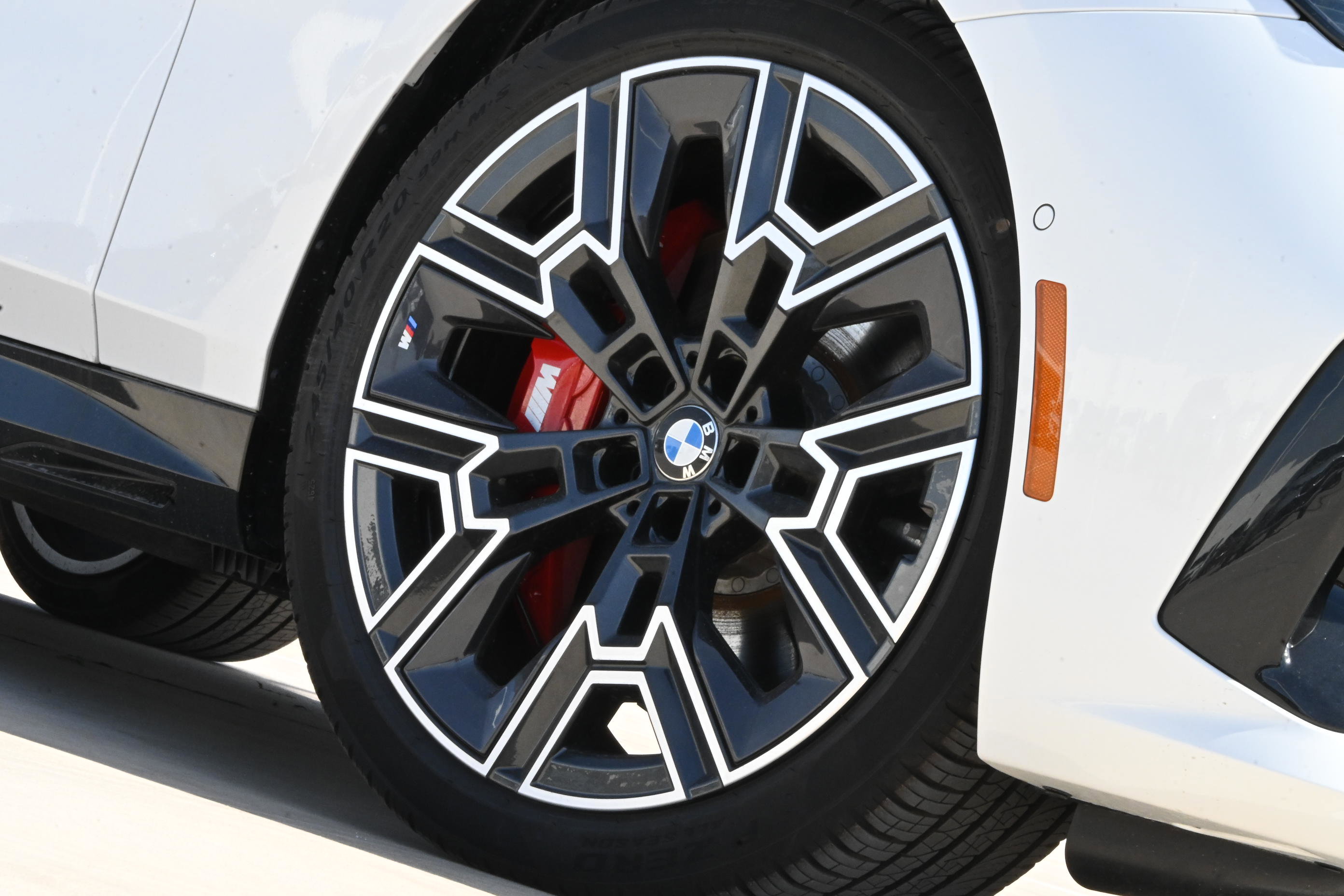 New 2026 BMW 540i xDrive w/ Executive Package AWD/4WD image 8