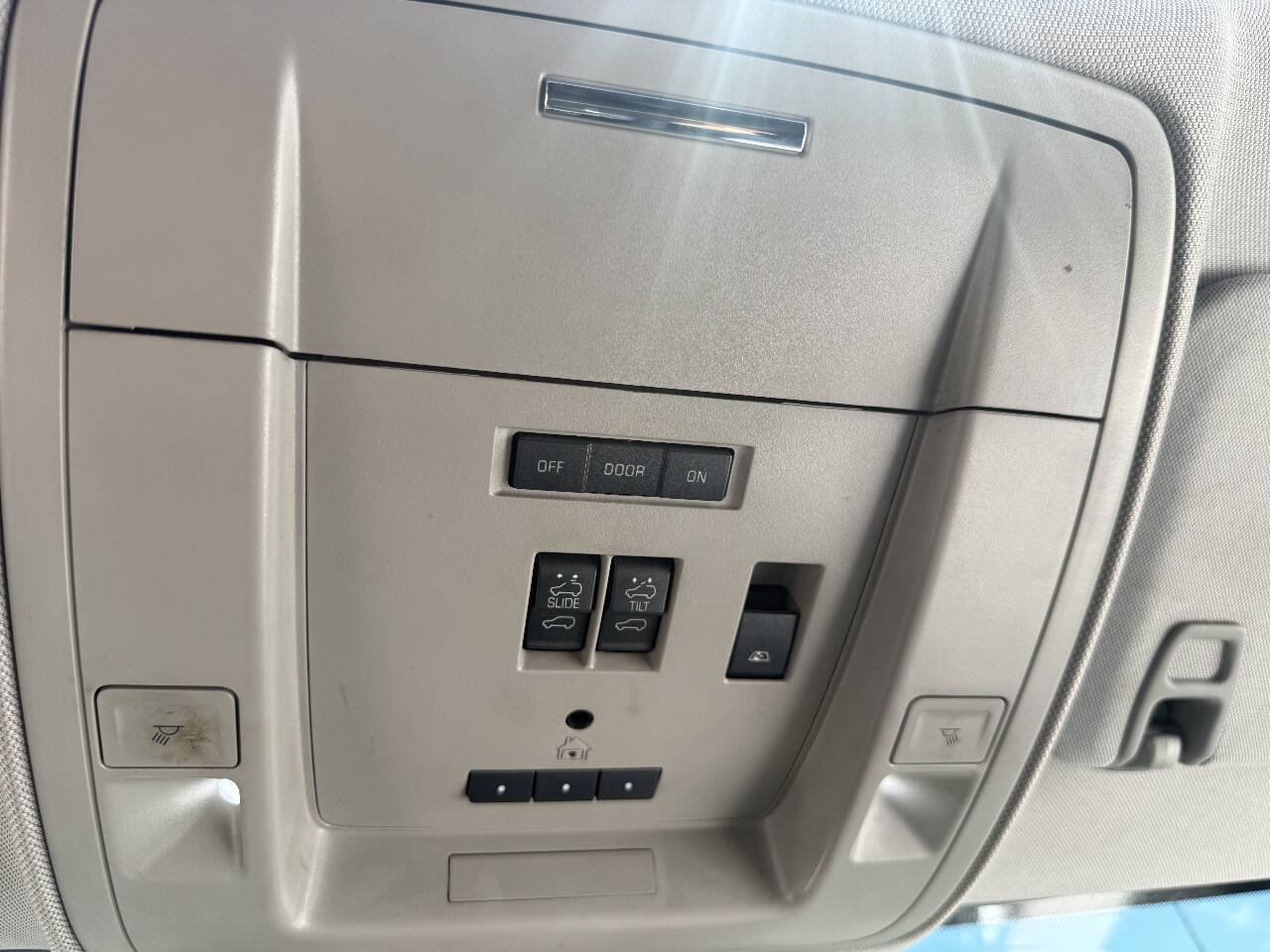 Used 2016 GMC Sierra 3500 Denali w/ Duramax Plus Package AWD/4WD image 19