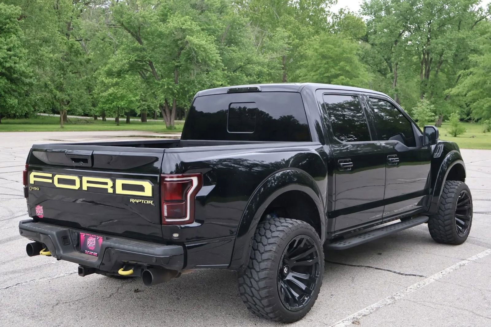 Used 2017 Ford F150 Raptor w/ Equipment Group 802A Luxury AWD/4WD image 7