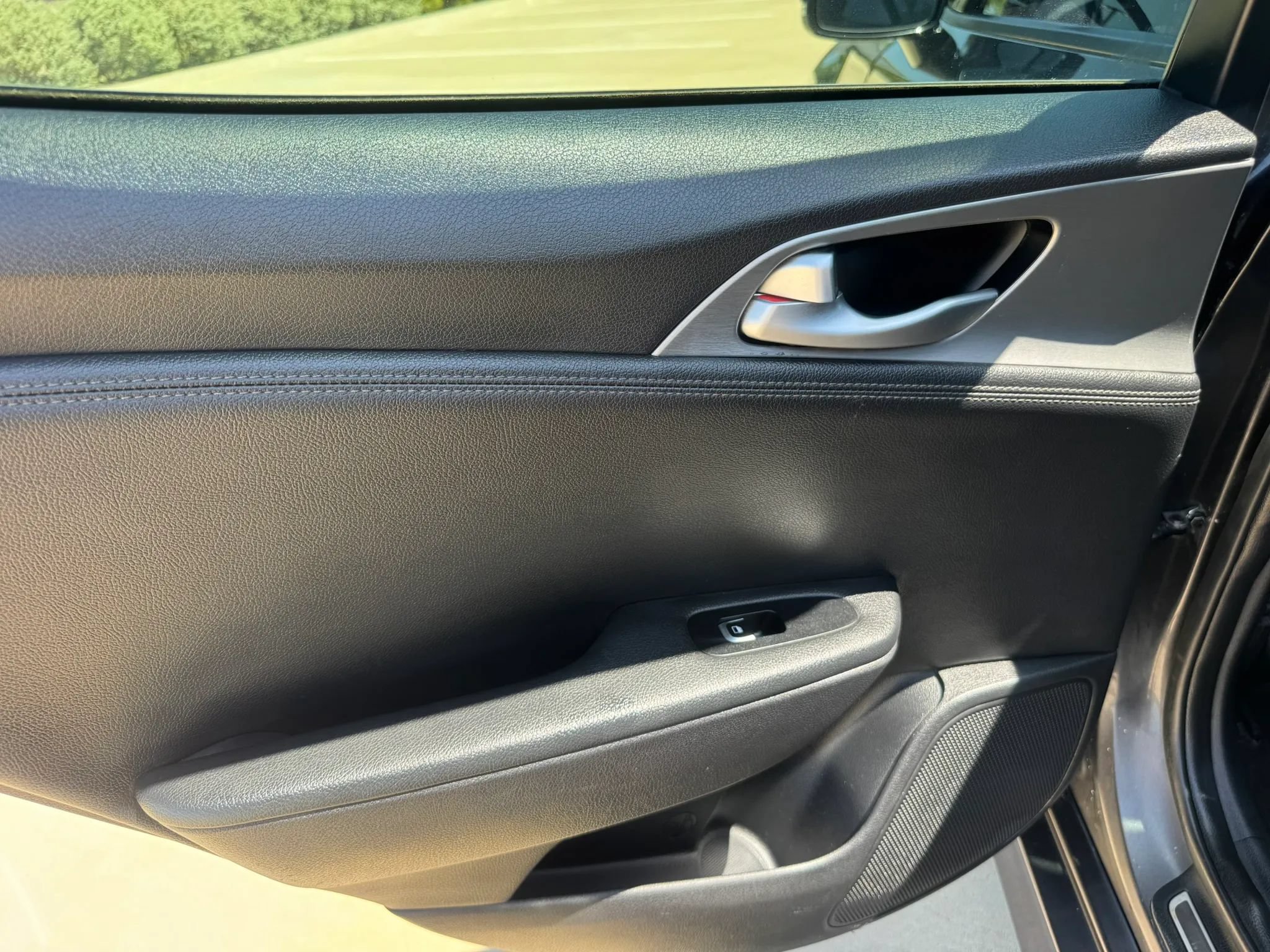 Used 2018 Kia Stinger GT1 AWD/4WD image 33