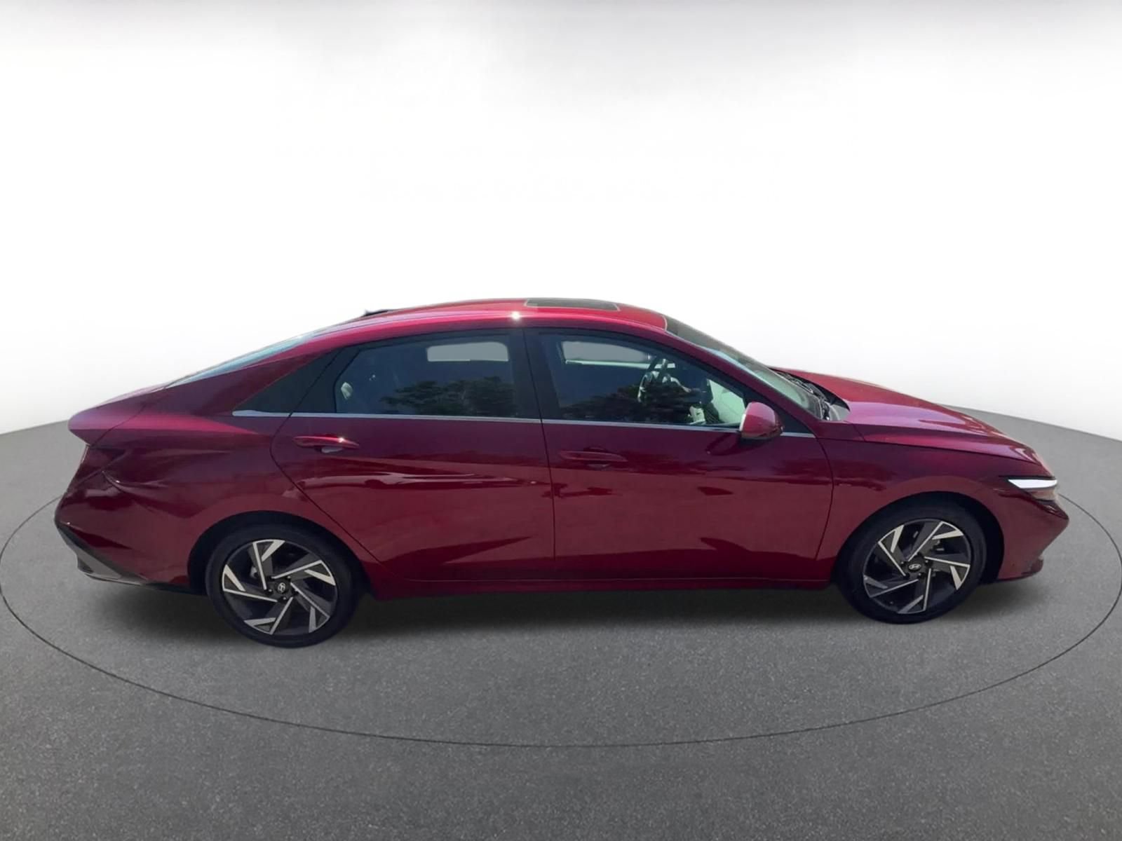 Used 2025 Hyundai Elantra SEL FWD image 16
