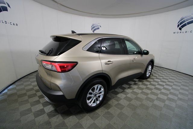 Used 2021 Ford Escape SE image 7