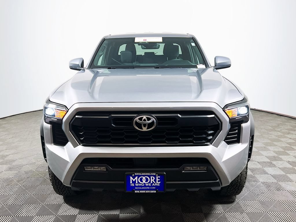 Certified 2025 Toyota Tacoma TRD Off-Road AWD/4WD image 2