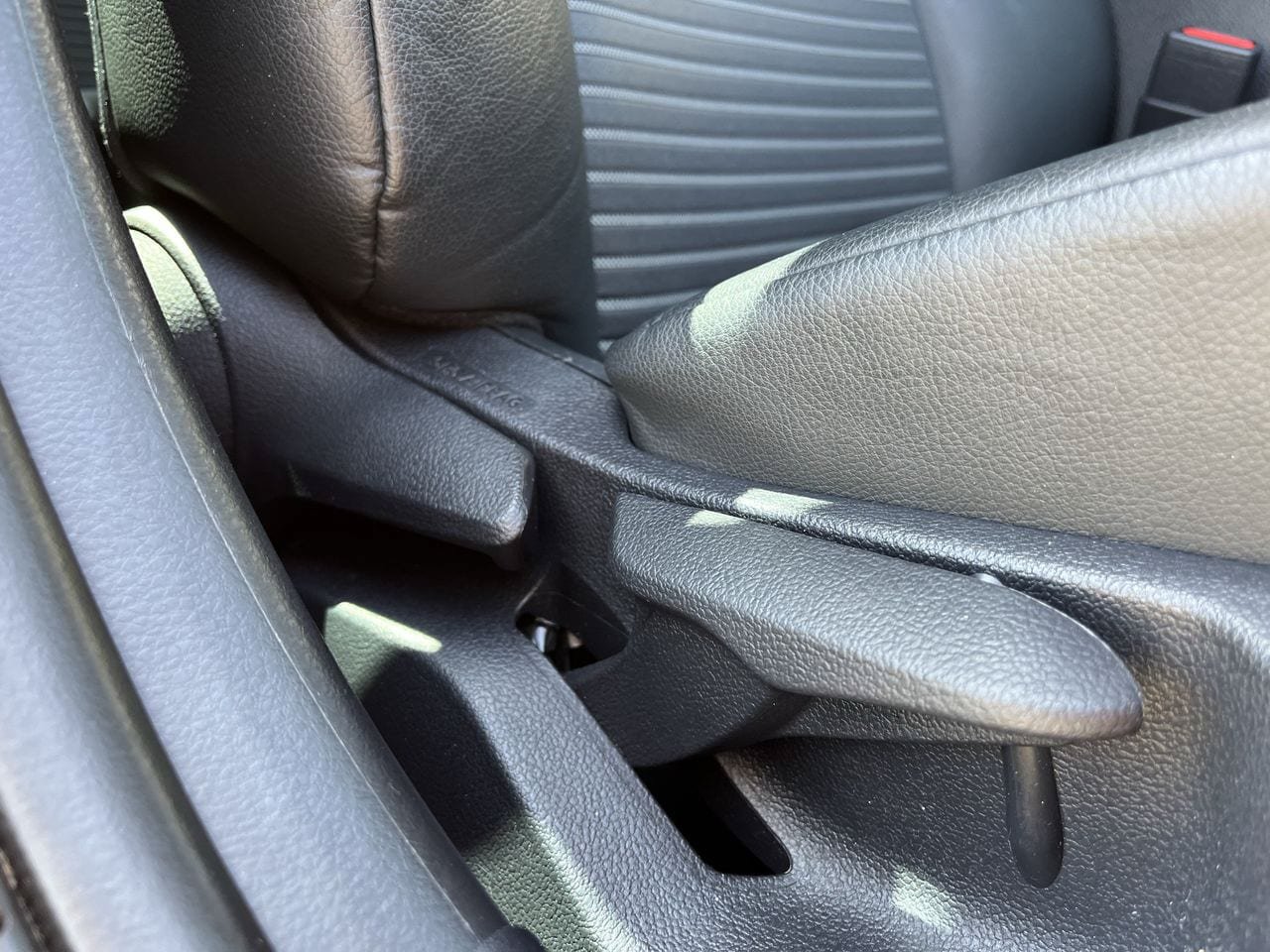 Used 2024 Toyota Camry SE FWD image 25